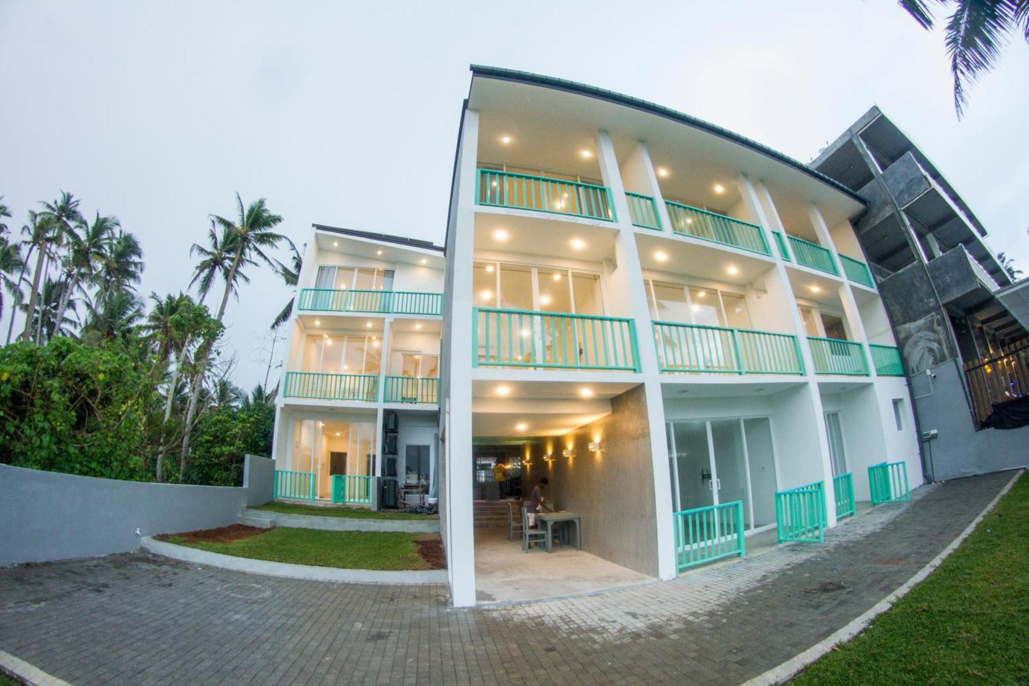 Somerset Mirissa Beach Exterior photo
